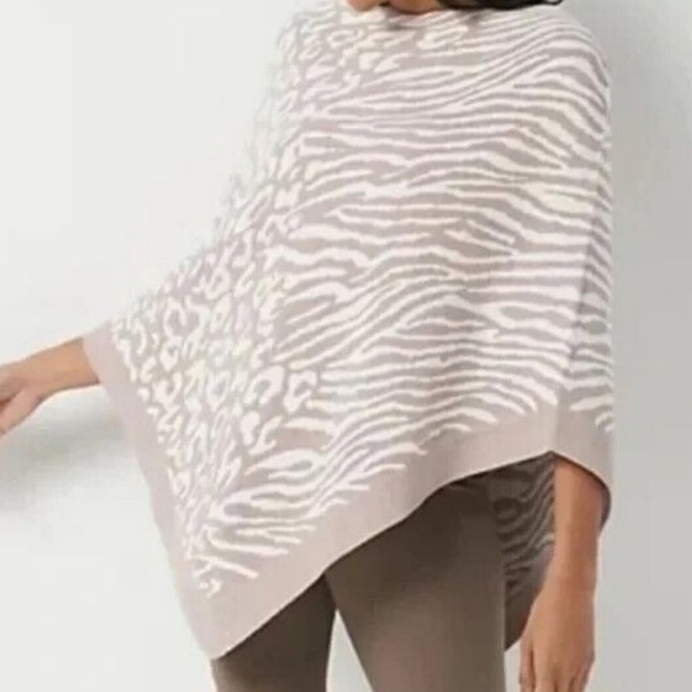 NWT Barefoot Dreams Cozy Ultra Lite Ocean Breeze Faded Rose Animal Print Poncho